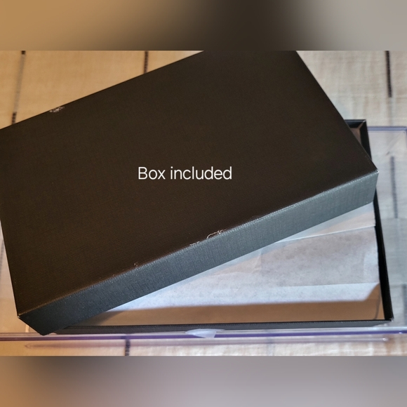 Coach Light Khaki Chalk 4x6 Women's Wristlet - Picture 11 of 12